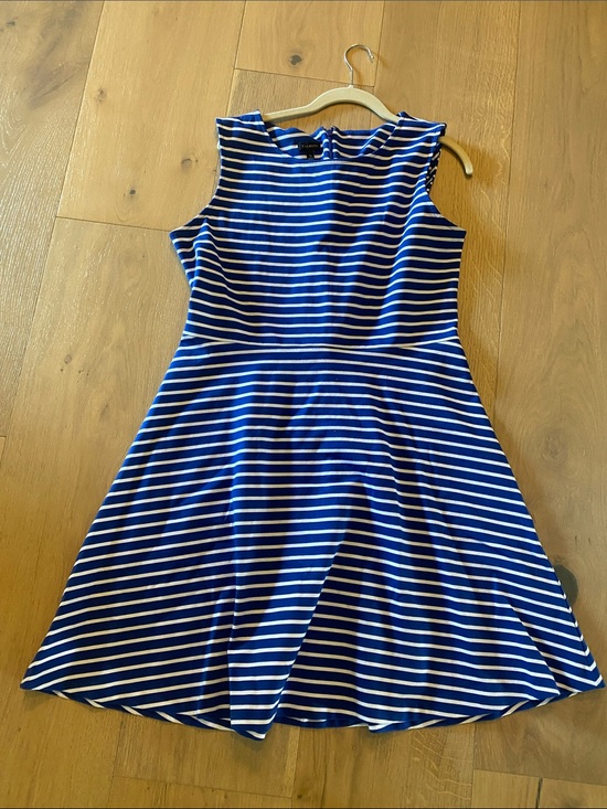 Talbots Dresses & Skirts - Talbots Blue and White Striped women's top neckline with zipper and clasp